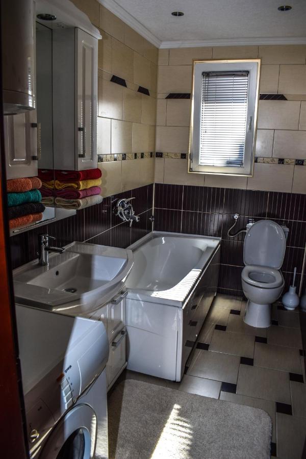 Ema Guest House プラヴ エクステリア 写真